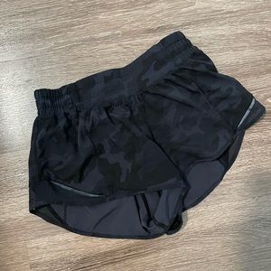 Lululemon Hotty Hot Low Rise 2.5